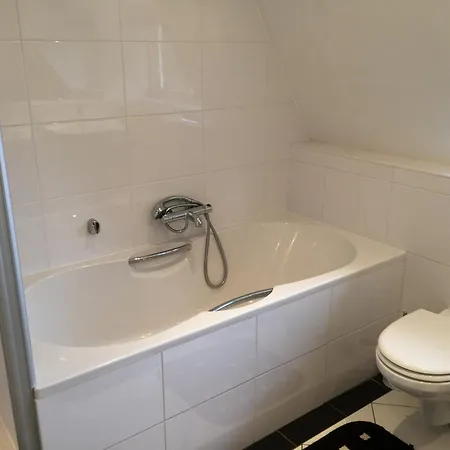 Villa Helmond 2*